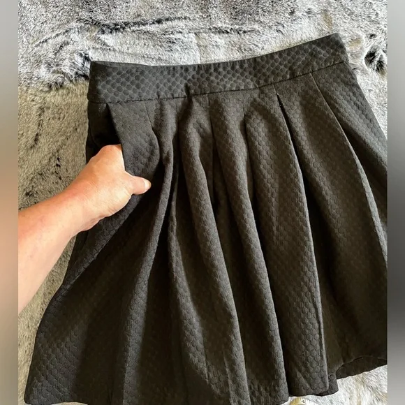 EUC Metaphor Elegant Black Pleated Mini Skater Skirt Pockets Lined Size 4 Small - Picture 15 of 15